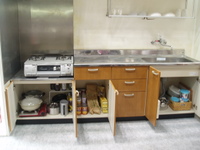 LIXIL（リクシル）リフォームフェアにて、キッチンリフォームのビフォーアフター展示もありました。収納できる床面積が従来品…