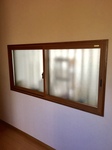 インプラスを取り付けることで、既存の窓との間に空気層が生まれます。これが壁の役割となり、断熱効果や防音性能を生み出します。